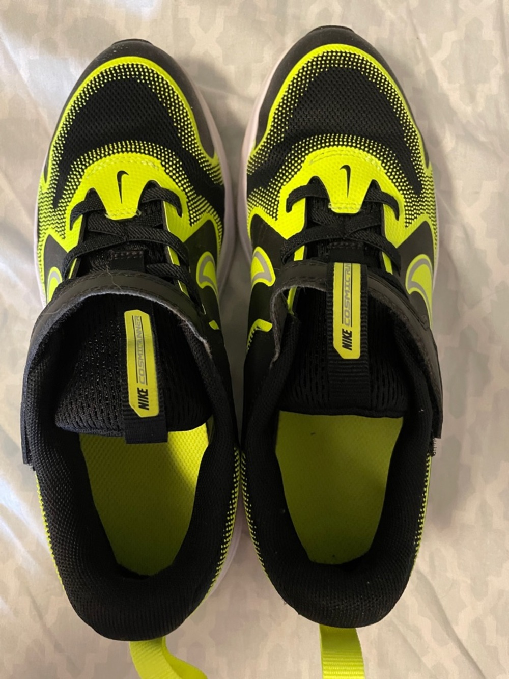 Nike Kids Black and Neon Yellow/Green Hook-and-Loop Sneakers
